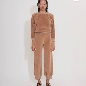 Suzie Kondi set: high waisted harem pants and raglan top in camel, size small